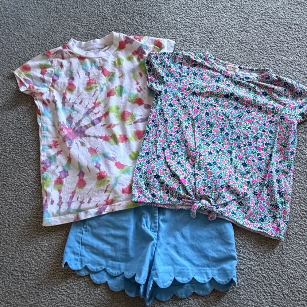 J CrewGirls' Colorful Tie-Dye & Floral Top Outfit with Light Blue Scallop Shorts